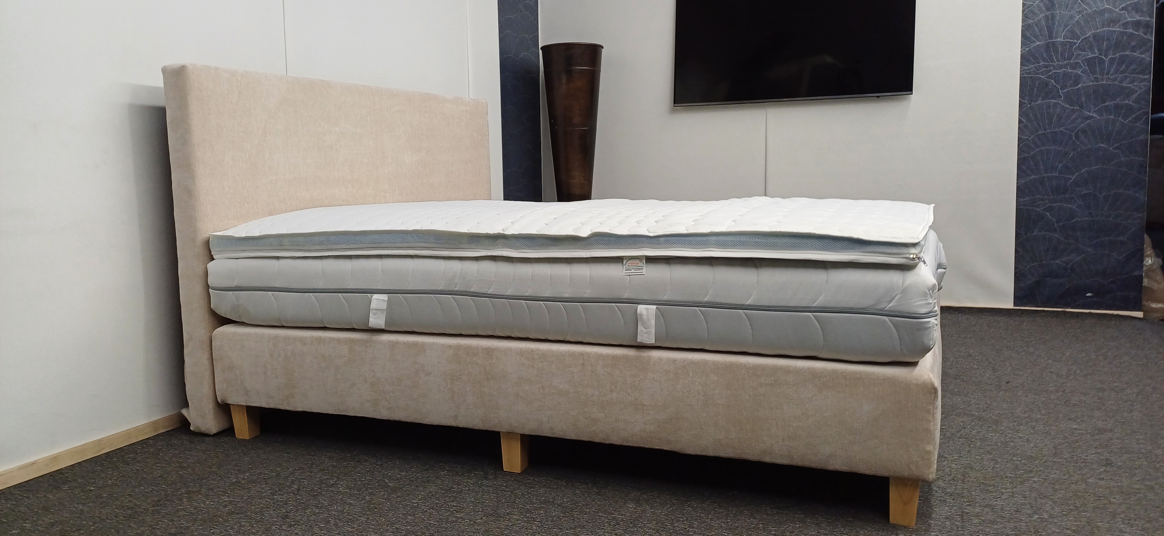 Boxspring 180x200 Norwich - Image 0