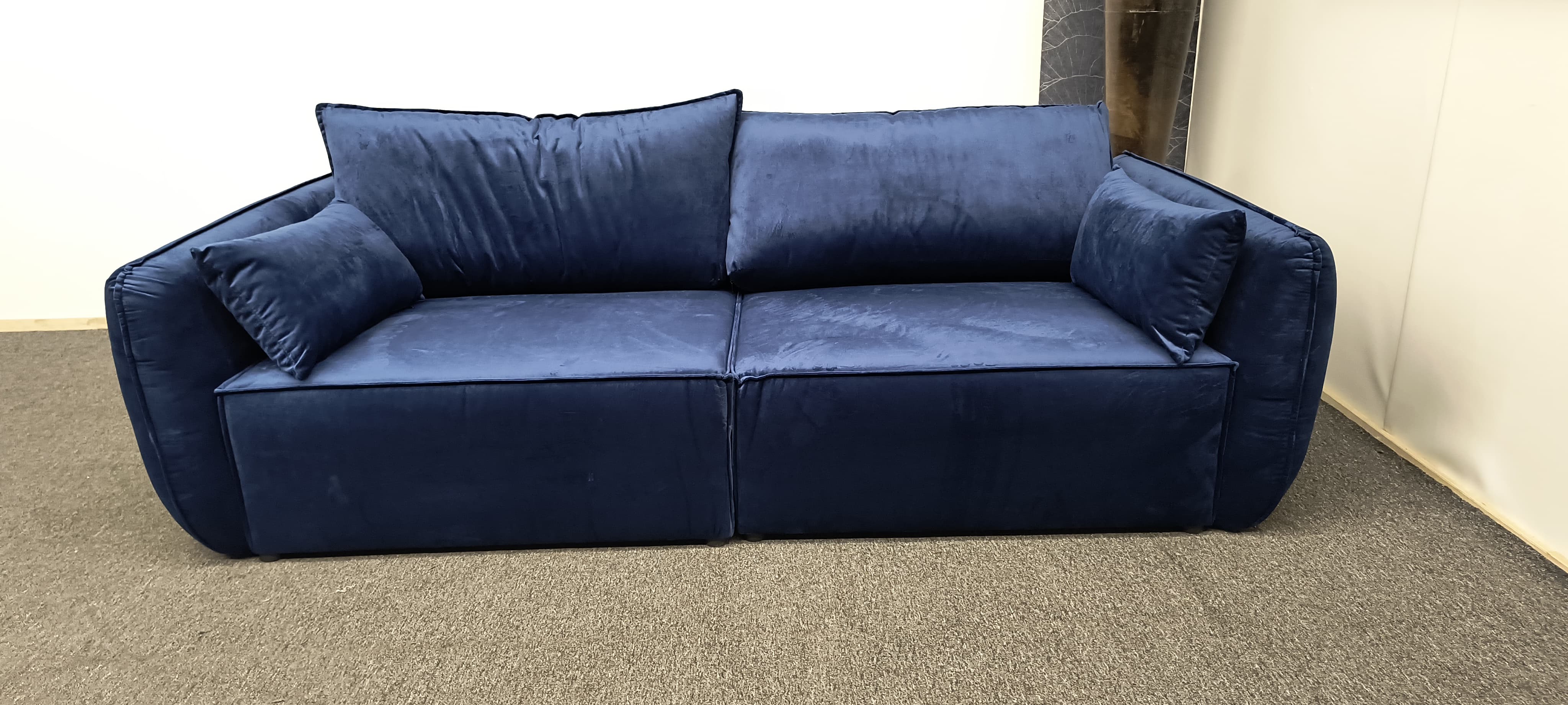 Bigsofa Venice - Image 0